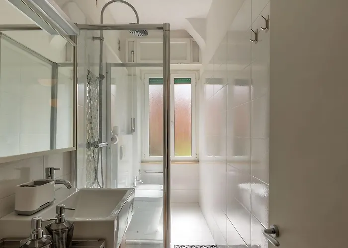 Guesthost - Bright Flat In Lungotevere Flaminio *